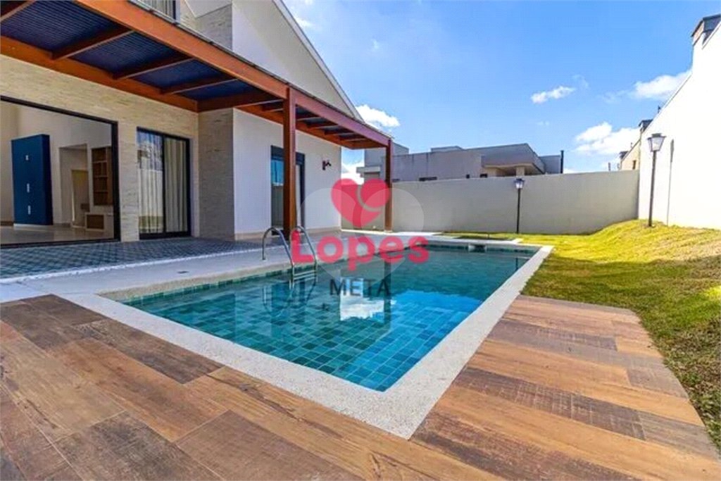 Casa à venda com 4 quartos, sendo 2 suítes, no condomínio Residencial Monte Carlo, São José dos Campos - SP
