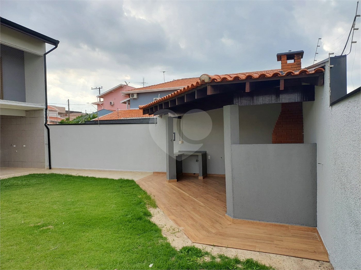 Sobrado à venda com 3 quartos, sendo 1 suíte,  em Jardim Regina, Indaiatuba, SP