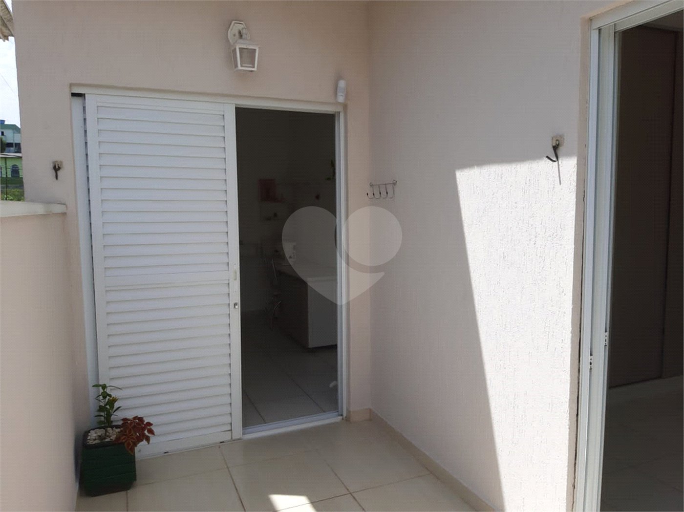 Sobrado à venda com 3 quartos, sendo 1 suíte, em Vila Suissa, Mogi das Cruzes, SP