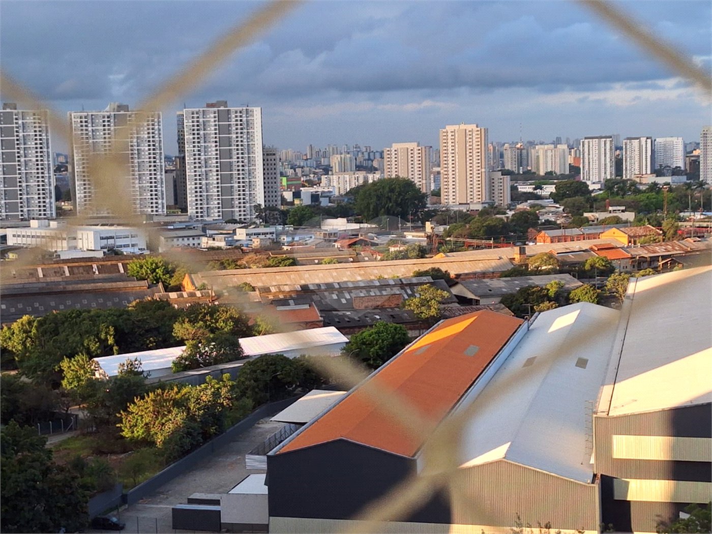 Apartamento à venda com 3 suítes em Vila Anastácio, São Paulo, SP