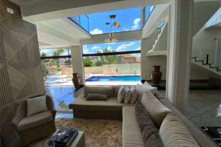 Casa à venda com 4 suítes em Vila Santista, Atibaia, SP