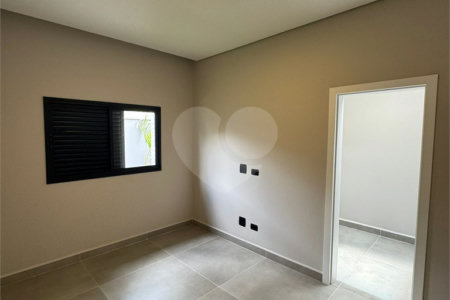 Casa à venda com 3 quartos, sendo 1 suíte, no condomínio Condomíno Helena Maria, Sorocaba - SP