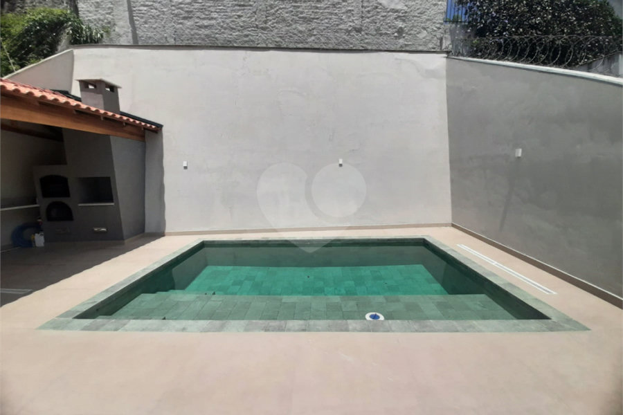 Casa Térrea à venda ou para alugar com 4 suítes em Jardim São Bento, São Paulo, SP