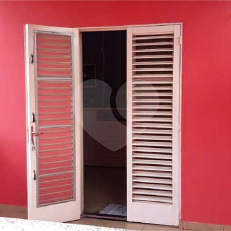 Casa à venda com 2 quartos, sendo 1 suíte,  em Jardim dos Ipês, Suzano, SP