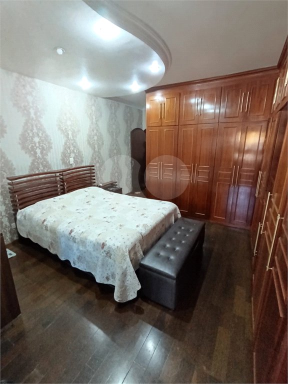Sobrado à venda com 4 quartos, sendo 1 suíte, em Jaçanã, São Paulo, SP