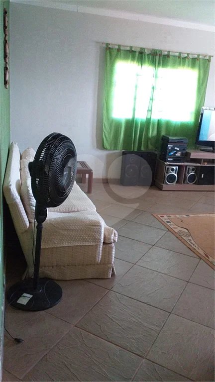Chácara à venda com 3 quartos, sendo 1 suíte, em Outeiro das Paineiras (botujuru), Campo Limpo Paulista, SP