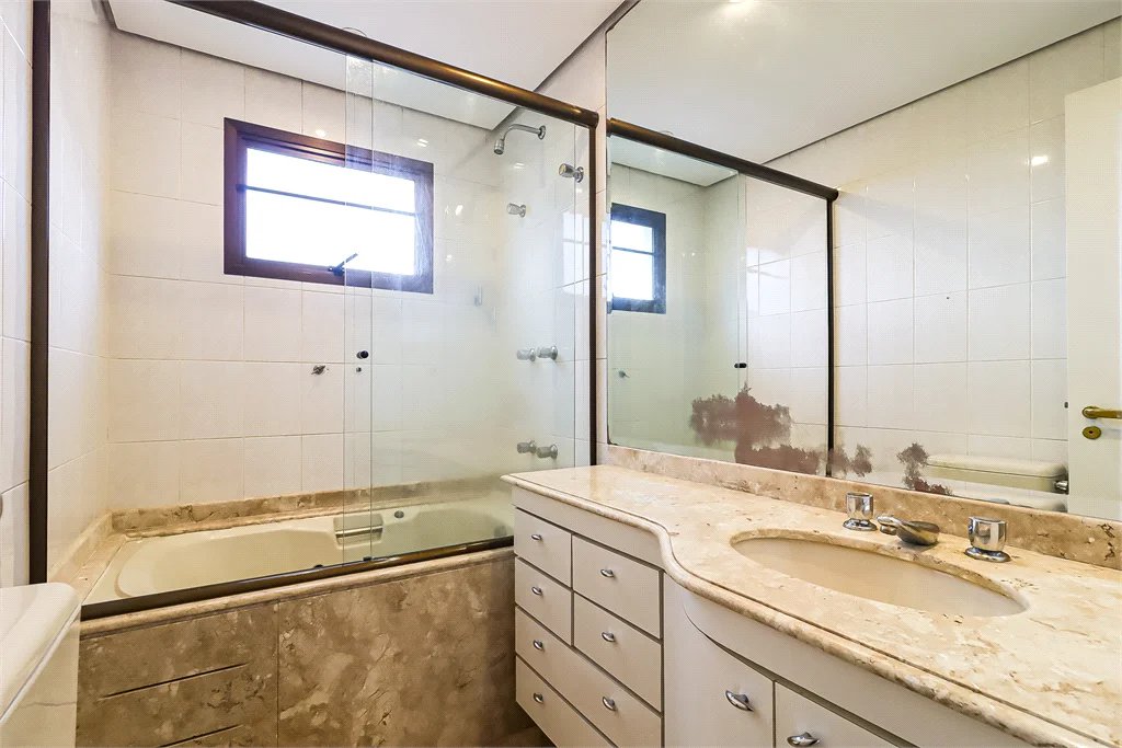 Apartamento à venda com 4 quartos, sendo 3 suítes, em Brooklin Paulista, São Paulo, SP