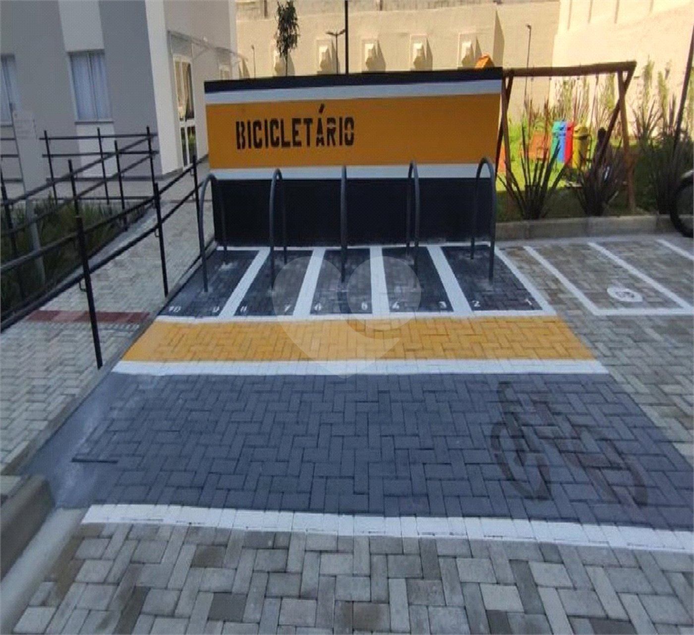 Apartamento à venda com 2 quartos em Vila Santo Antônio, Ferraz de Vasconcelos, SP