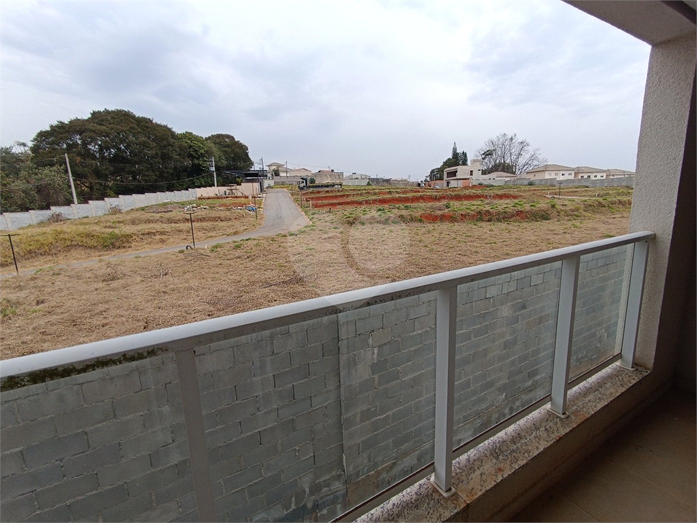 Apartamento à venda com 2 quartos, sendo 1 suíte, em Bairro do Cambará, São Roque, SP