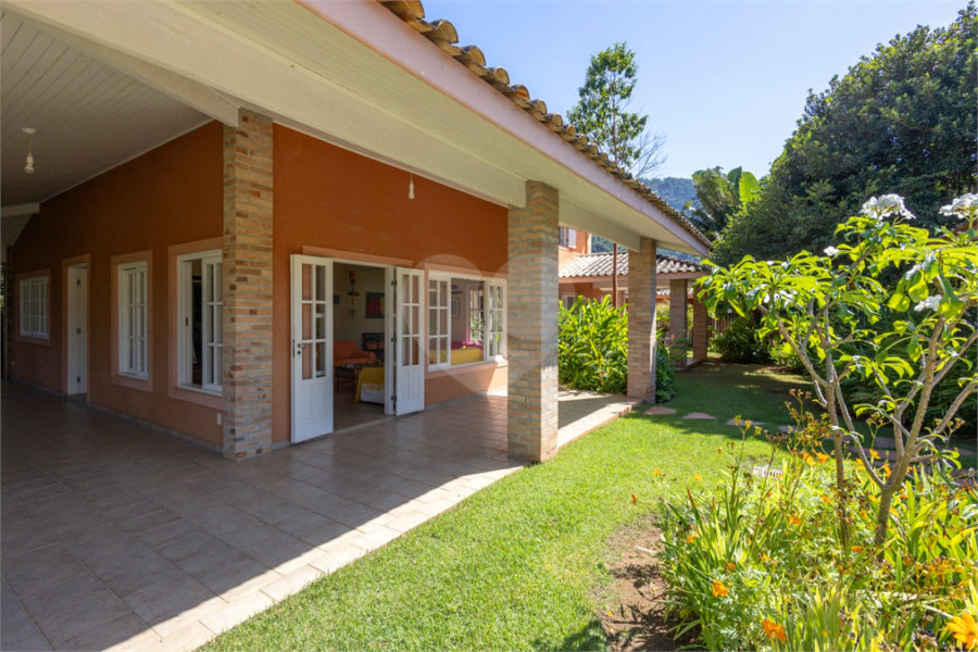 Casa à venda com 6 quartos, sendo 4 suítes, em Barequeçaba, São Sebastião, SP