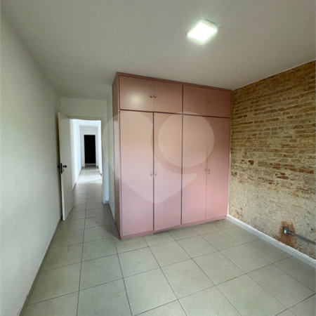 Sobrado à venda com 4 quartos, sendo 1 suíte,  em Vila Sônia, São Paulo, SP