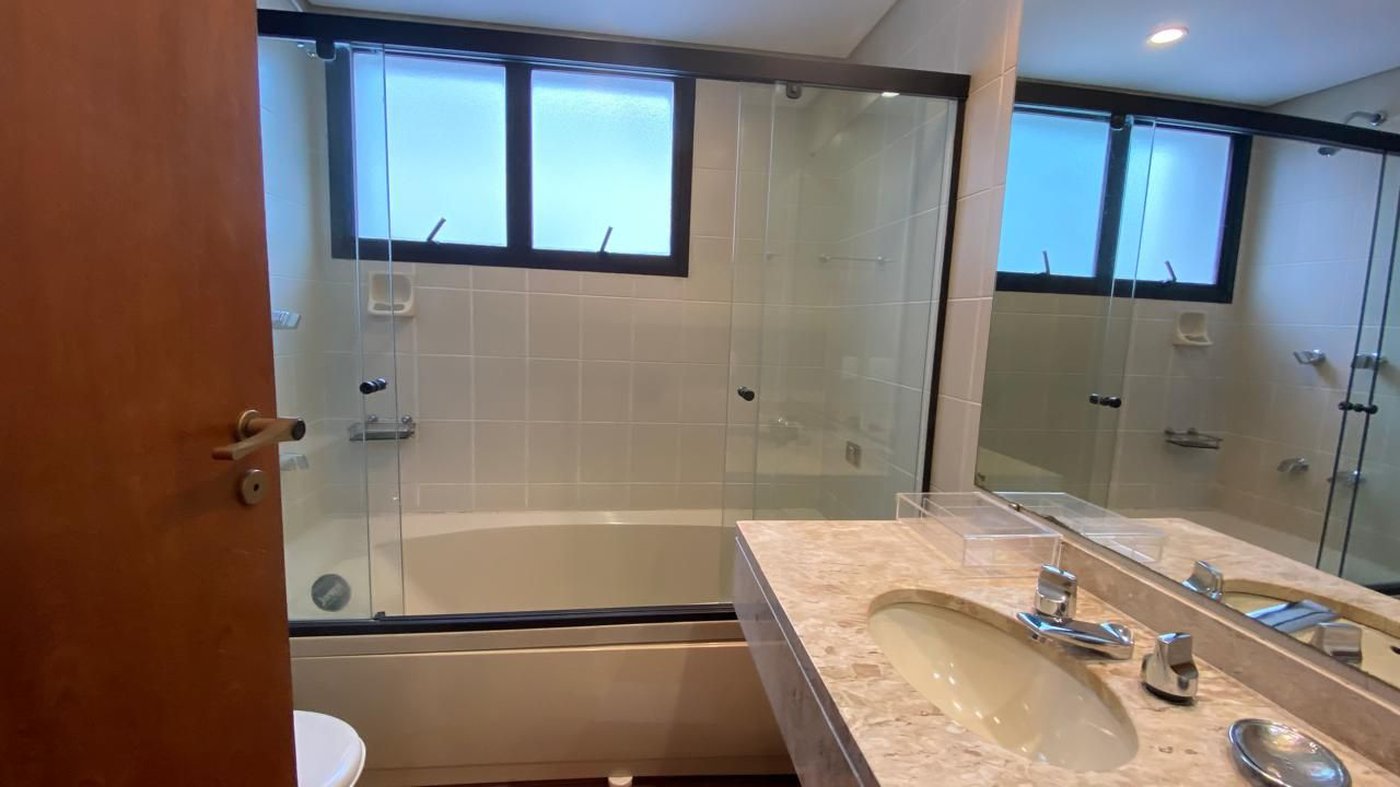 Apartamento com 3 dormitórios à venda, 170 m² por R$ 1.430.000,00 - Pitangueiras - Guarujá/SP