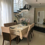 Casa à venda com 4 quartos, sendo 2 suítes, no condomínio Terras de São Francisco, Vinhedo - SP