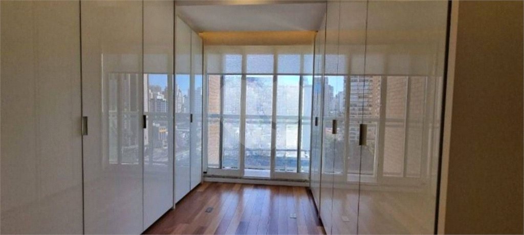 Apartamento à venda com 3 suítes em Vila Mariana, São Paulo, SP