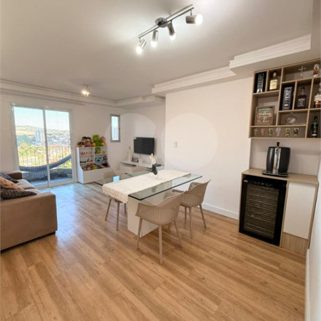 Apartamento à venda com 3 quartos, sendo 1 suíte,  em Parque Santana, Mogi das Cruzes, SP
