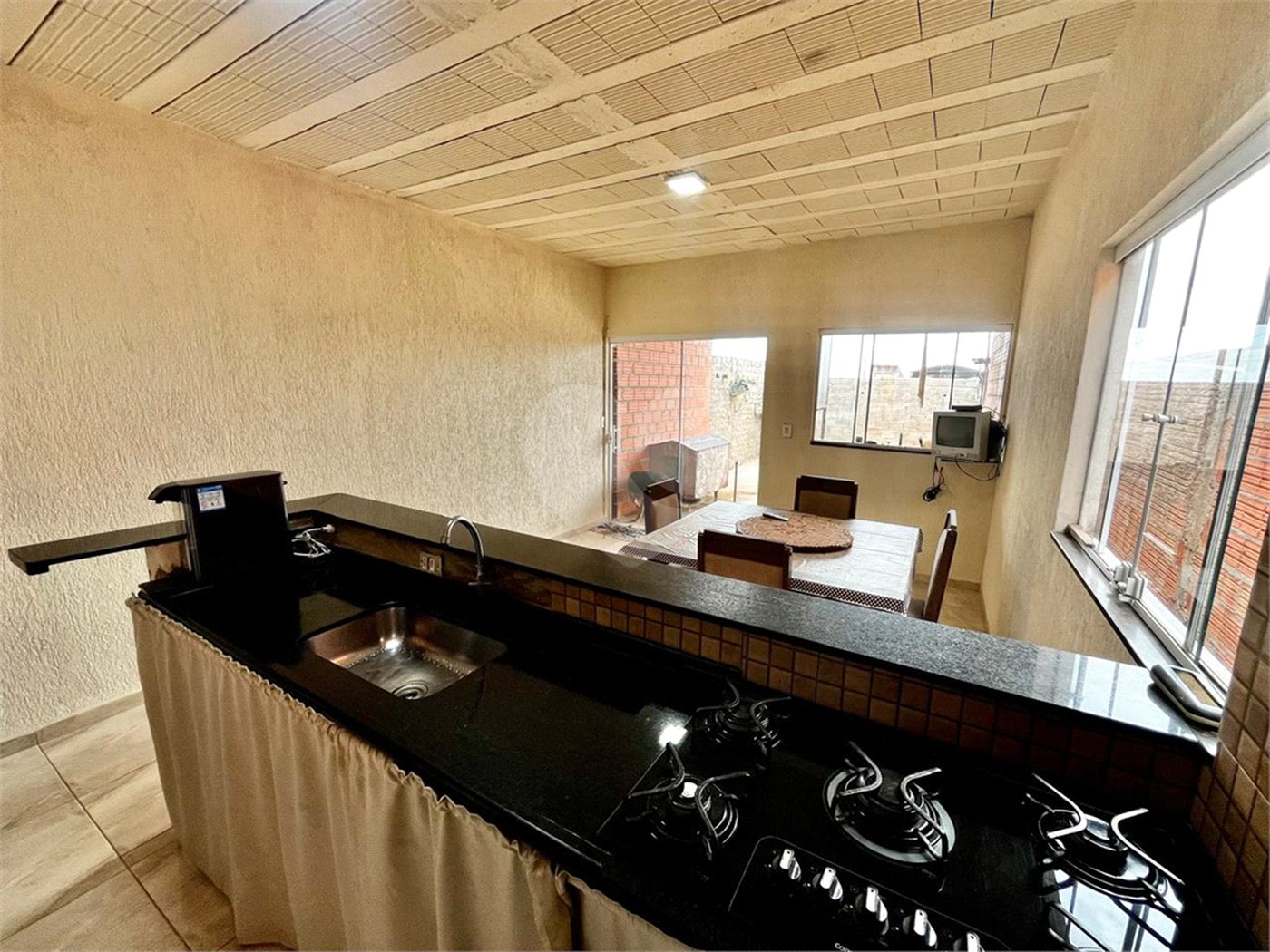 Casa à venda com 2 quartos em Vila Maria Isabel, Itapetininga, SP