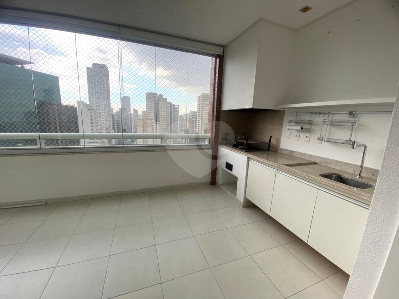 Apartamento para alugar com 3 suítes em Itaim Bibi, São Paulo, SP