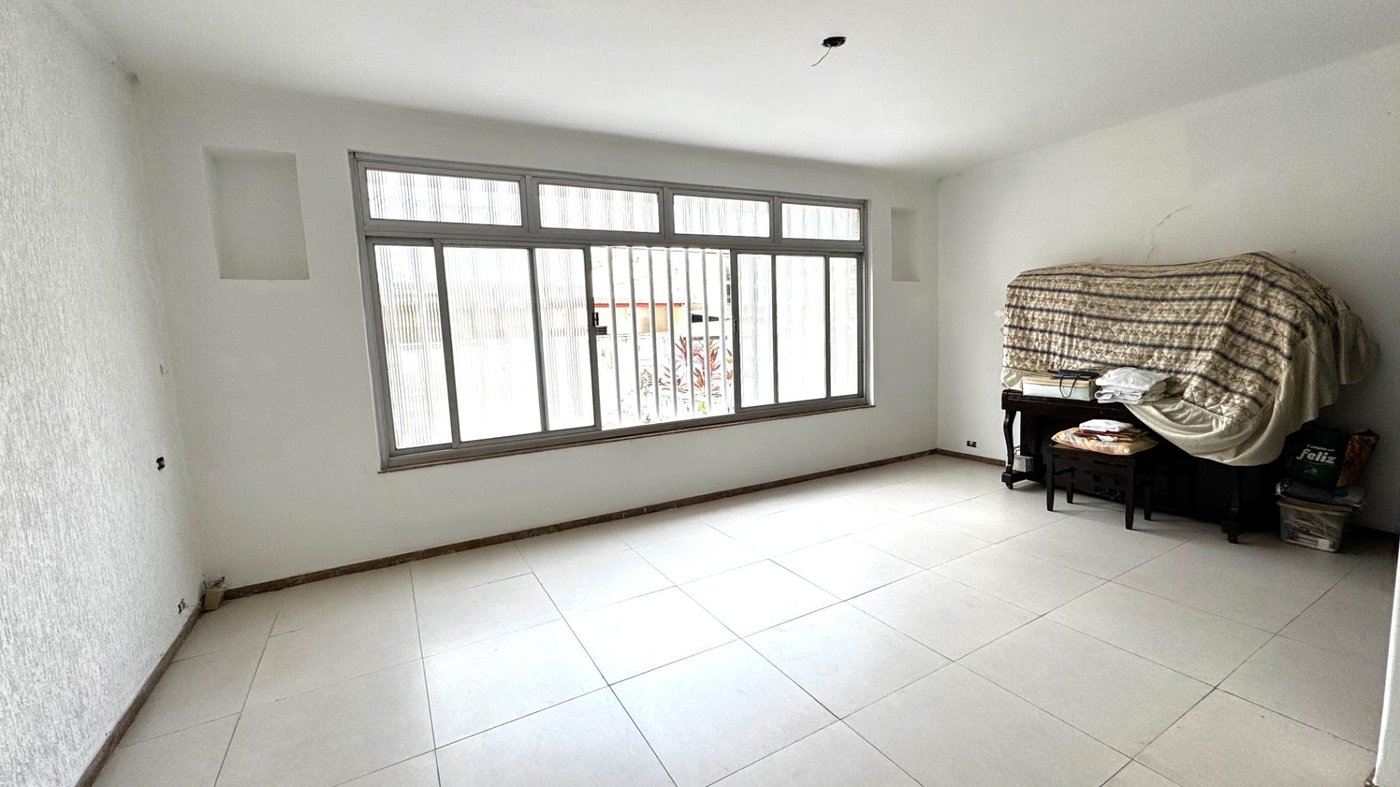 Casa dos Sonhos no Canal 6 – Piscina, Privacidade e 450m² de Terreno