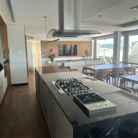 Apartamento à venda ou para alugar com 2 suítes em Itacorubi, Florianópolis, SC