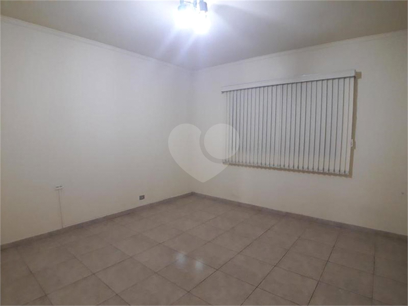 Casa Térrea para alugar com 1 quarto, sendo 3 suítes,  em Indianópolis, São Paulo, SP