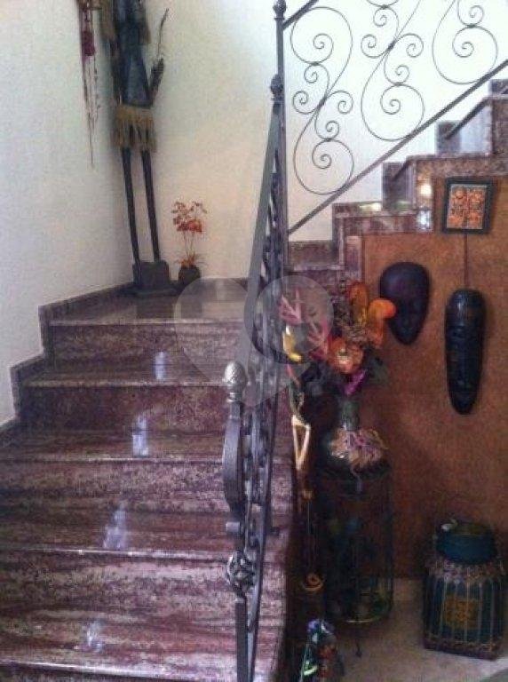 Sobrado à venda com 6 quartos, sendo 4 suítes, em Barro Branco (zona Norte), São Paulo, SP