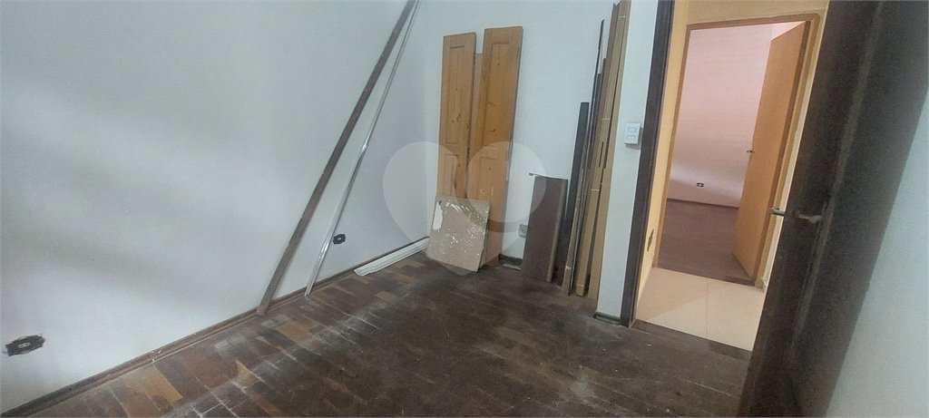 Sobrado à venda com 4 quartos, sendo 2 suítes, em Lavapés, Mairiporã, SP