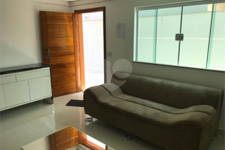 Casa à venda com 3 quartos, sendo 1 suíte, no condomínio Parque Vitória, São Paulo - SP