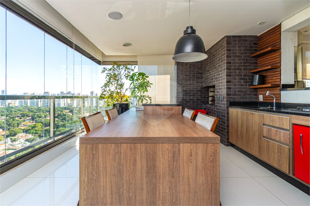 Apartamento à venda com 4 quartos, sendo 3 suítes,  em Campo Belo, São Paulo, SP