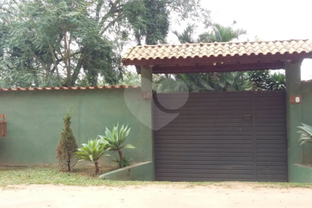 Casa à venda com 6 quartos, sendo 4 suítes, no condomínio Recanto dos Palmares, Atibaia - SP