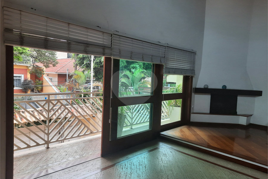 Sobrado à venda com 4 suítes em Tremembé, São Paulo, SP