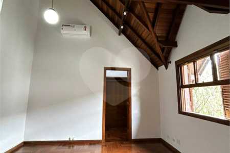 Casa à venda ou para alugar com 4 suítes no condomínio Vilaggio Monte Alegre, São Paulo - SP