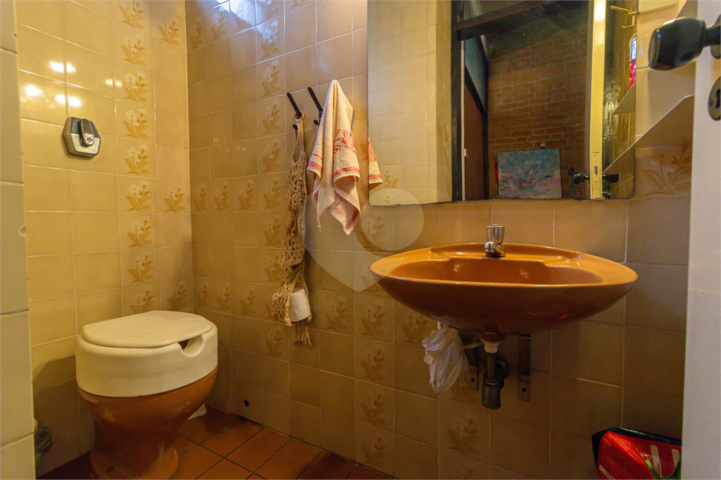 Casa à venda com 4 quartos, sendo 2 suítes, em Jardim Prudência, São Paulo, SP