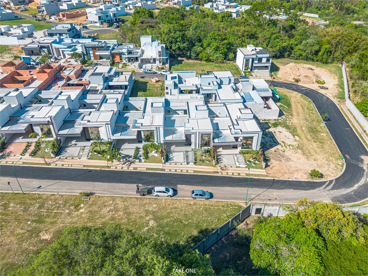 Casa à venda com 3 quartos, sendo 1 suíte, no condomínio Residencial London Park, Indaiatuba - SP