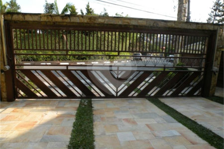 Casa à venda ou para alugar com 5 suítes em Parque dos Príncipes, São Paulo, SP