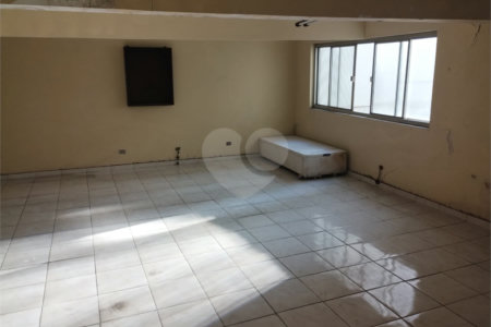 Sobrado à venda com 7 quartos, sendo 6 suítes, em Aclimação, São Paulo, SP