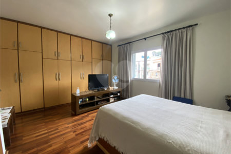 Sobrado à venda com 3 quartos, sendo 1 suíte,  em Vila Nivi, São Paulo, SP