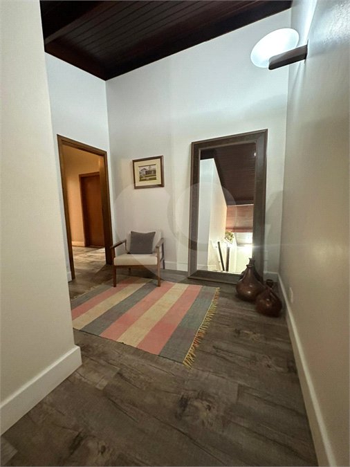 Casa à venda com 4 quartos, sendo 2 suítes,  no condomínio Chacara Marques, Santana de Parnaíba - SP