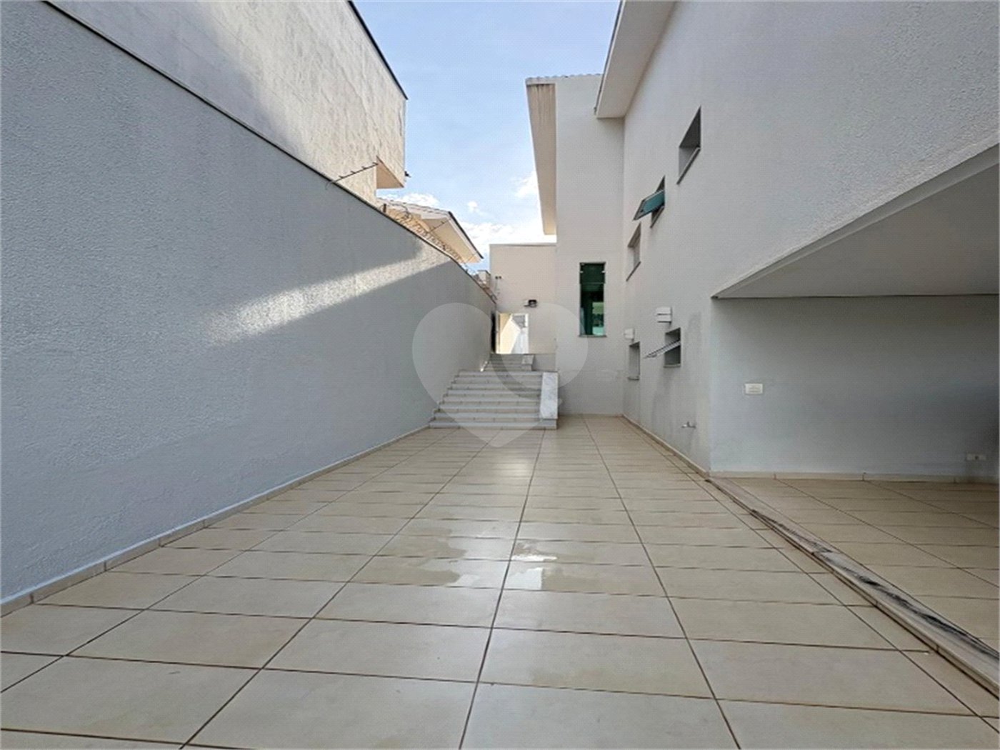 Sobrado à venda ou para alugar com 4 quartos, sendo 3 suítes, em Jardim Pagliato, Sorocaba, SP