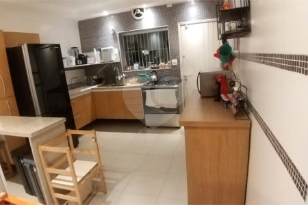 Sobrado à venda com 2 quartos em Vila Gumercindo, São Paulo, SP