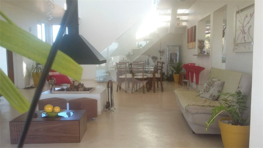 Casa à venda com 4 quartos, sendo 2 suítes, em Pinhal, Jarinu, SP