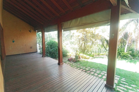 Casa à venda com 3 quartos, sendo 1 suíte,  no condomínio Estância Marambaia, Vinhedo - SP