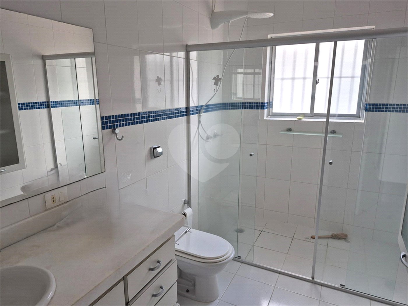 Sobrado à venda com 4 quartos, sendo 1 suíte, em Vila Guilherme, São Paulo, SP