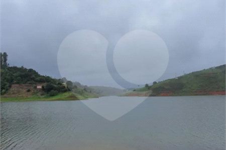 CHÁCARA A VENDA COM PISCINA, 3 DORMITÓRIOS, 1 SUITE, 2 VAGAS, PARAIBUNA/SP.