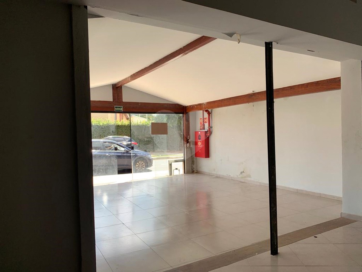 Salão Comercial 150m² na Lucas Nogueira Garcez - Atibaia - SP