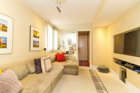 Apartamento de Alto Padrão no Campo Belo para venda com porteira fechada, com 4 dormitórios suítes e 4 vagas com lazer de club.