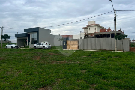 Terreno a venda no Condomínio Monte das Araucárias