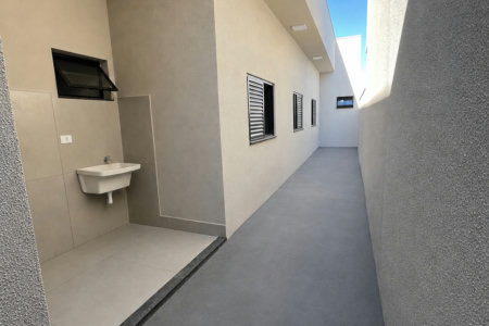 Casa à venda com 3 quartos, sendo 1 suíte,  em Parque Residencial Quinta da Lagoa, Três Lagoas, MS