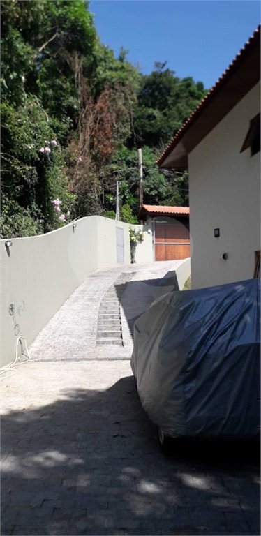 Casa à venda com 3 quartos, sendo 4 suítes,  no condomínio Alpes da Cantareira, Mairiporã - SP