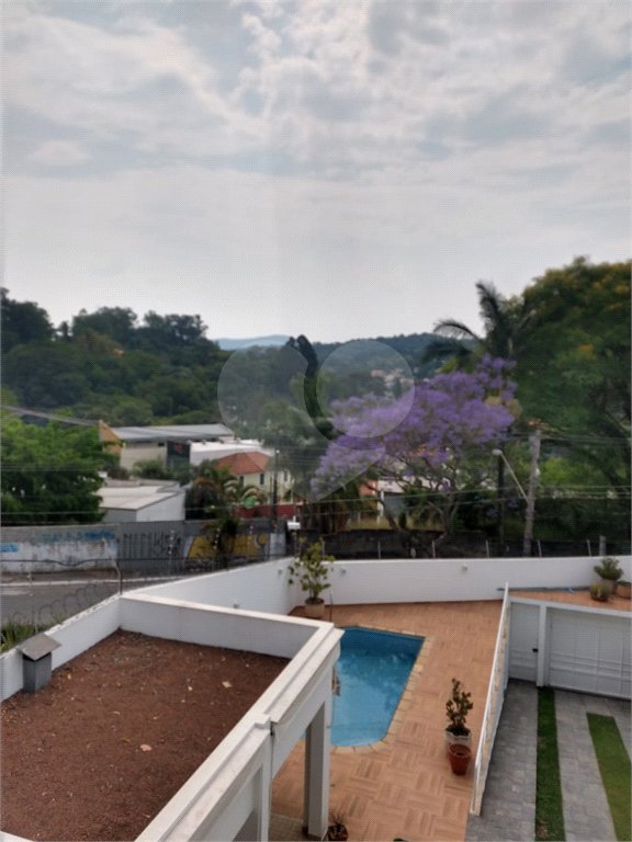 Sobrado à venda com 4 suítes em Tremembé, São Paulo, SP