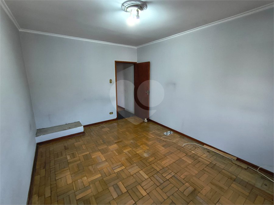 Sobrado à venda com 3 quartos em Vila Paulo Silas, São Paulo, SP